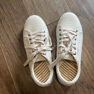 Women’s Taos Star size 10